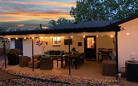 Bayer Guest Haus-Hot Tub And Fire Pit